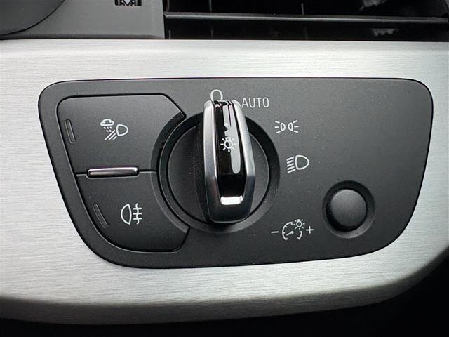 A4 2.0TFSIクワトロ ナビ(CD/DVD/SD/USB/AUX) バックカメラ フルセグテレビ 衝突軽減ブレーキ コーナーセンサー レーダークルーズコントロール パワーシート シートヒーター ブレーキホールド ETC(9枚目)