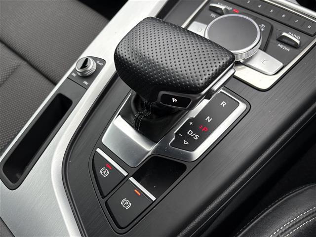 A4 2.0TFSIクワトロ ナビ(CD/DVD/SD/USB/AUX) バックカメラ フルセグテレビ 衝突軽減ブレーキ コーナーセンサー レーダークルーズコントロール パワーシート シートヒーター ブレーキホールド ETC(16枚目)