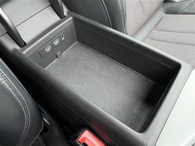 A4 2.0TFSIクワトロ ナビ(CD/DVD/SD/USB/AUX) バックカメラ フルセグテレビ 衝突軽減ブレーキ コーナーセンサー レーダークルーズコントロール パワーシート シートヒーター ブレーキホールド ETC(19枚目)