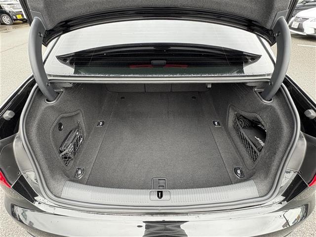 A4 2.0TFSIクワトロ ナビ(CD/DVD/SD/USB/AUX) バックカメラ フルセグテレビ 衝突軽減ブレーキ コーナーセンサー レーダークルーズコントロール パワーシート シートヒーター ブレーキホールド ETC(33枚目)