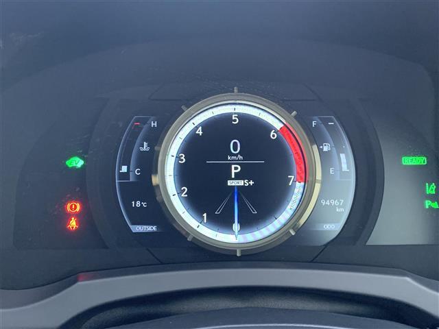 IS IS300h Fスポーツ 純正ナビ フルセグ バックカメラ 純正ビルトインETC2.0 ステアリングスイッチ ブルーレイ視聴可 プリクラッシュセーフティ レーンキープアシスト アダプティブクルーズコントロール オートハイビーム(3枚目)