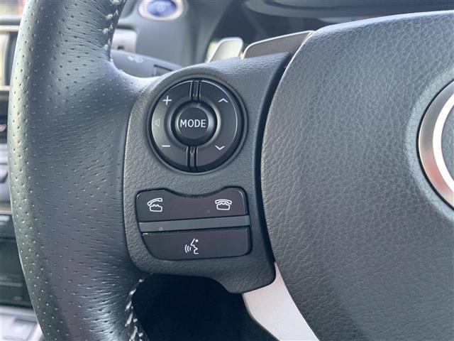 IS IS300h Fスポーツ 純正ナビ フルセグ バックカメラ 純正ビルトインETC2.0 ステアリングスイッチ ブルーレイ視聴可 プリクラッシュセーフティ レーンキープアシスト アダプティブクルーズコントロール オートハイビーム(5枚目)