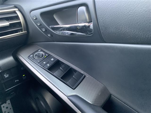 IS IS300h Fスポーツ 純正ナビ フルセグ バックカメラ 純正ビルトインETC2.0 ステアリングスイッチ ブルーレイ視聴可 プリクラッシュセーフティ レーンキープアシスト アダプティブクルーズコントロール オートハイビーム(11枚目)