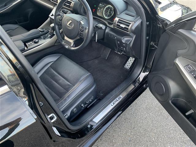 IS IS300h Fスポーツ 純正ナビ フルセグ バックカメラ 純正ビルトインETC2.0 ステアリングスイッチ ブルーレイ視聴可 プリクラッシュセーフティ レーンキープアシスト アダプティブクルーズコントロール オートハイビーム(23枚目)