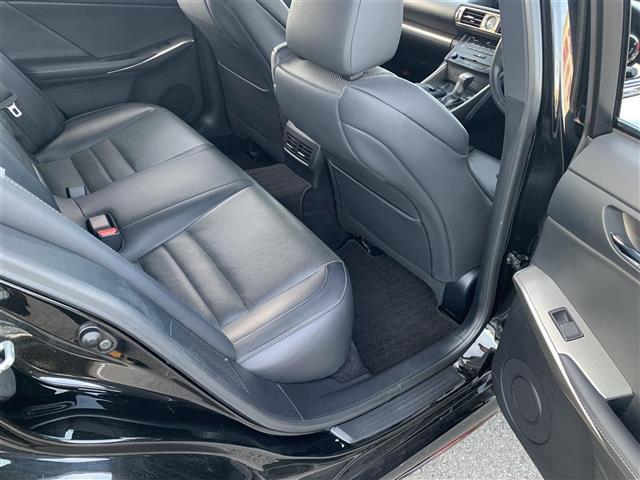 IS IS300h Fスポーツ 純正ナビ フルセグ バックカメラ 純正ビルトインETC2.0 ステアリングスイッチ ブルーレイ視聴可 プリクラッシュセーフティ レーンキープアシスト アダプティブクルーズコントロール オートハイビーム(27枚目)