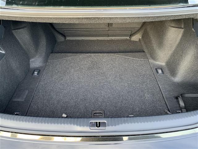 IS IS300h Fスポーツ 純正ナビ フルセグ バックカメラ 純正ビルトインETC2.0 ステアリングスイッチ ブルーレイ視聴可 プリクラッシュセーフティ レーンキープアシスト アダプティブクルーズコントロール オートハイビーム(31枚目)