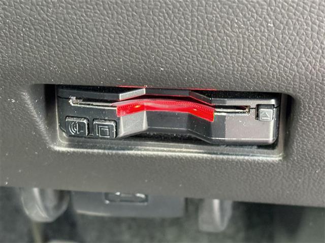 スイフト XG 社外ナビ(CD/DVD/BT/SD) フルセグテレビ 運転席シートヒーター ETC スマートキー プッシュスタートボタン フロアマット オートライト オートエアコン(9枚目)