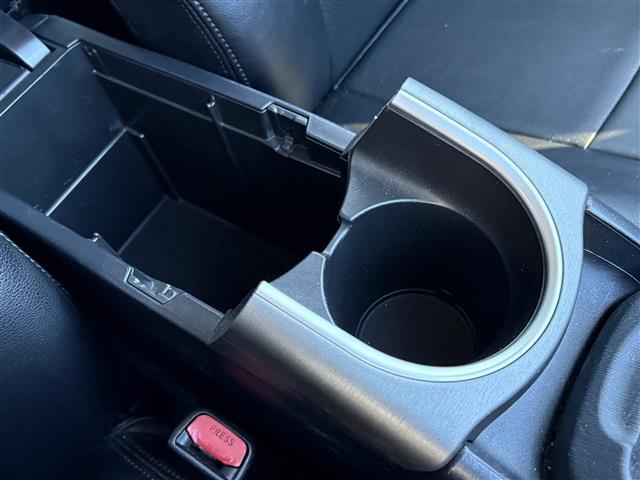 プリウス S 純正SDナビ(CD/DVD/BT/SD) バックカメラ フルセグテレビ ETC スマートキー オートライト プッシュスタートボタン ステアリングスイッチ 社外アルミホイール フロアマット(21枚目)