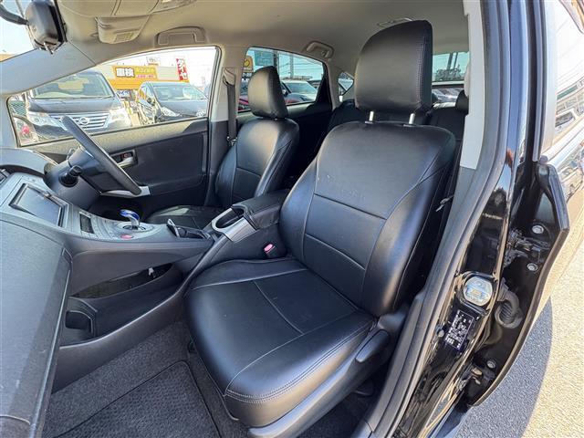 プリウス S 純正SDナビ(CD/DVD/BT/SD) バックカメラ フルセグテレビ ETC スマートキー オートライト プッシュスタートボタン ステアリングスイッチ 社外アルミホイール フロアマット(26枚目)