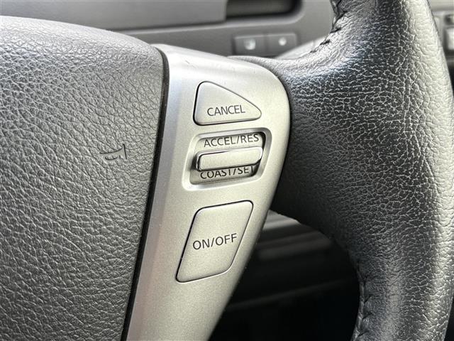 セレナ ライダーブラックラインS-HVアドバンスドセーフティ 純正ナビ(CD/DVD/AUX/BT) 全方位カメラ エマージェンシーブレーキ 両側パワースライドドア コーナーセンサー クルーズコントロール オートライト スマートキー プッシュスタートボタン(4枚目)