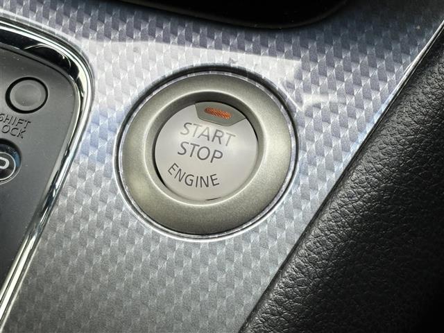 セレナ ライダーブラックラインS-HVアドバンスドセーフティ 純正ナビ(CD/DVD/AUX/BT) 全方位カメラ エマージェンシーブレーキ 両側パワースライドドア コーナーセンサー クルーズコントロール オートライト スマートキー プッシュスタートボタン(16枚目)