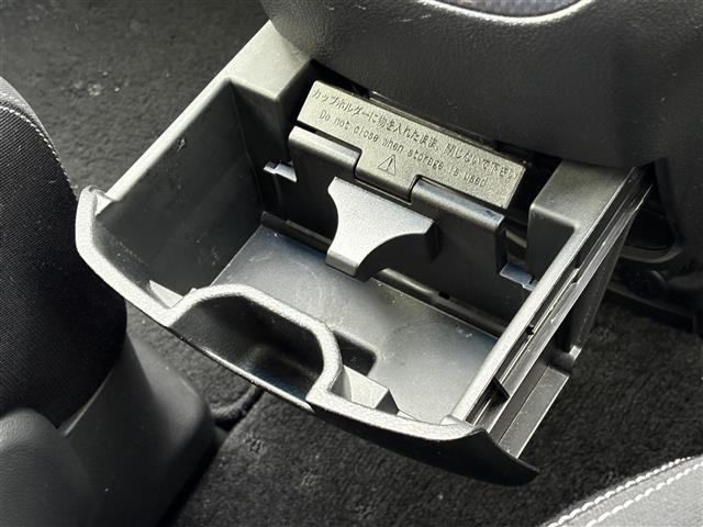 セレナ ライダーブラックラインS-HVアドバンスドセーフティ 純正ナビ(CD/DVD/AUX/BT) 全方位カメラ エマージェンシーブレーキ 両側パワースライドドア コーナーセンサー クルーズコントロール オートライト スマートキー プッシュスタートボタン(17枚目)