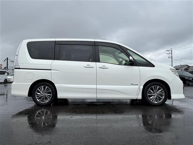 セレナ ライダーブラックラインS-HVアドバンスドセーフティ 純正ナビ(CD/DVD/AUX/BT) 全方位カメラ エマージェンシーブレーキ 両側パワースライドドア コーナーセンサー クルーズコントロール オートライト スマートキー プッシュスタートボタン(39枚目)