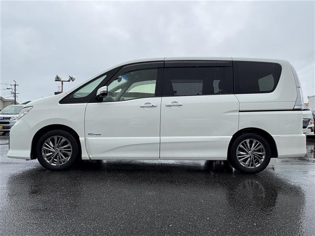 セレナ ライダーブラックラインS-HVアドバンスドセーフティ 純正ナビ(CD/DVD/AUX/BT) 全方位カメラ エマージェンシーブレーキ 両側パワースライドドア コーナーセンサー クルーズコントロール オートライト スマートキー プッシュスタートボタン(40枚目)