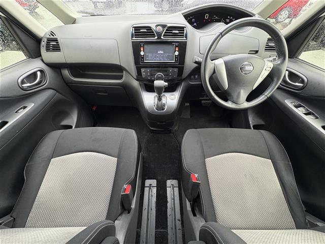 セレナ ライダーブラックラインS-HVアドバンスドセーフティ 純正ナビ(CD/DVD/AUX/BT) 全方位カメラ エマージェンシーブレーキ 両側パワースライドドア コーナーセンサー クルーズコントロール オートライト スマートキー プッシュスタートボタン(42枚目)