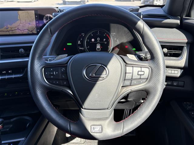 UX UX250h Fスポーツ 純正10.3インチナビ(BT/CD/DVD/フルセグ/USB/SD/Miracast) TRDエアロ ムーンルーフ 赤レザーシート 全方位カメラ 三眼LEDヘッドライト ヘッドアップディスプレイ(2枚目)