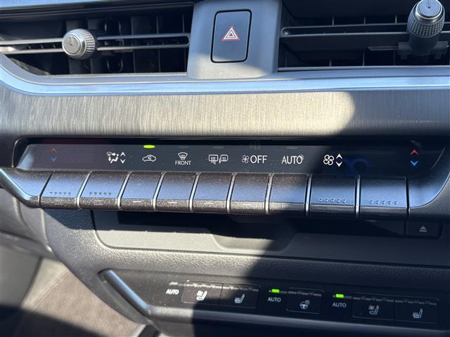 UX UX250h Fスポーツ 純正10.3インチナビ(BT/CD/DVD/フルセグ/USB/SD/Miracast) TRDエアロ ムーンルーフ 赤レザーシート 全方位カメラ 三眼LEDヘッドライト ヘッドアップディスプレイ(20枚目)