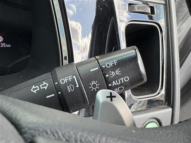 シャトル ハイブリッド ナビ(CD/DVD/BT/SD/USB) フルセグテレビ バックカメラ 衝突軽減ブレーキ レーダークルーズコントロール ETC シートヒーター ステアリングスイッチ パドルシフト スマートキー(7枚目)