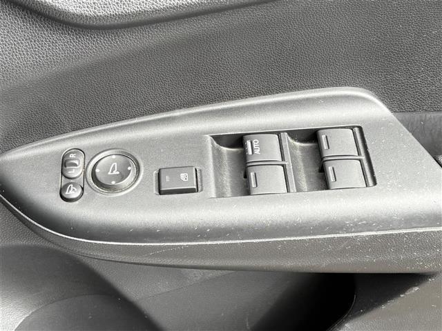 シャトル ハイブリッド ナビ(CD/DVD/BT/SD/USB) フルセグテレビ バックカメラ 衝突軽減ブレーキ レーダークルーズコントロール ETC シートヒーター ステアリングスイッチ パドルシフト スマートキー(12枚目)