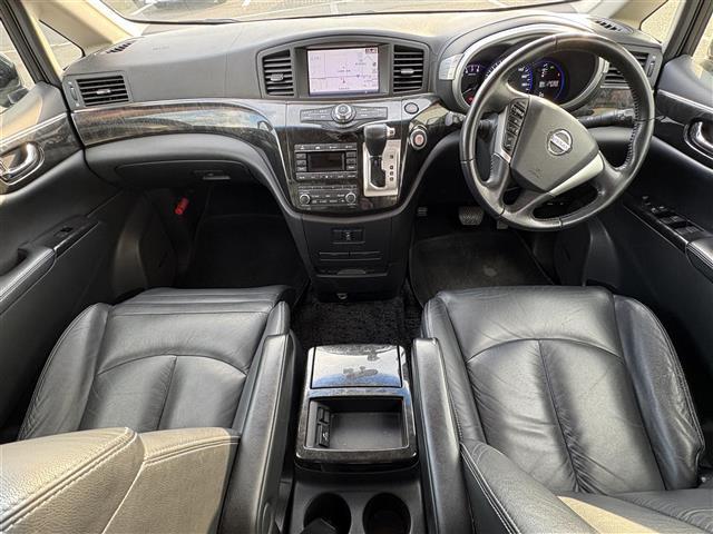 エルグランド ライダー 黒本革シート マニュアルシート ナビ(CD/DVD/BT/SD) フルセグテレビ バックカメラ フリップダウンモニター コーナーセンサー AC100V オットマン 両側パワースライドドア ETC ドライブレコーダー スマートキー プ(2枚目)