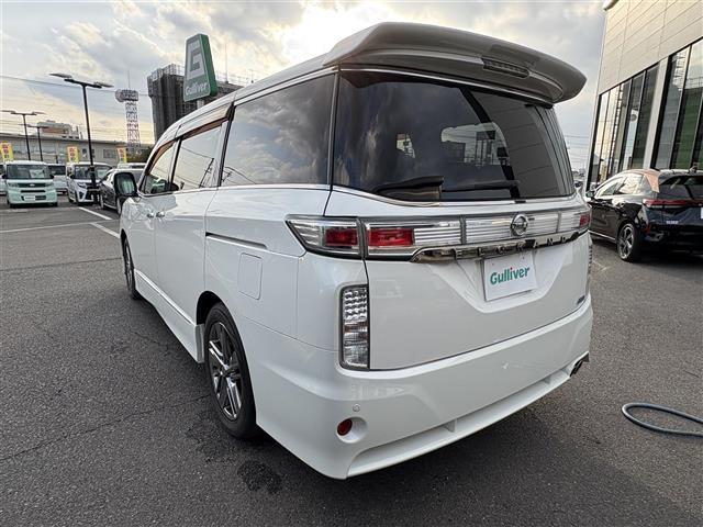 エルグランド ライダー 黒本革シート マニュアルシート ナビ(CD/DVD/BT/SD) フルセグテレビ バックカメラ フリップダウンモニター コーナーセンサー AC100V オットマン 両側パワースライドドア ETC ドライブレコーダー スマートキー プ(3枚目)