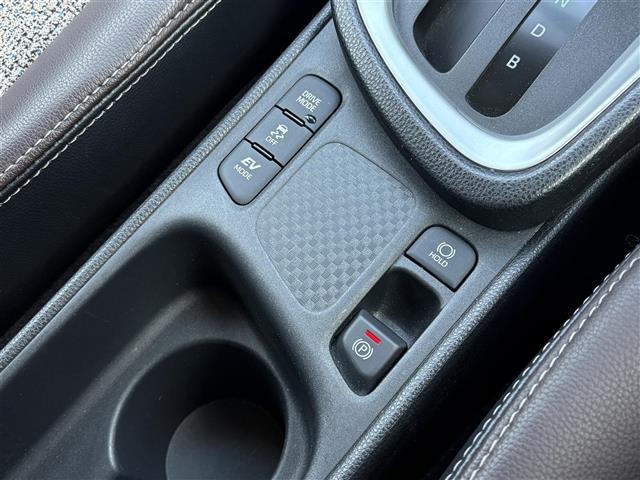 ヤリスクロス ハイブリッドＺ　ナビ（ＢＴ／ＵＳＢ／Ｍｉｒａｃａｓｔ）　モデリスタエアロ　パノラマビュー　フルセグテレビ　テレビキャンセラー　プリクラッシュセーフティ　レーンキープアシスト　ブラインドスポットモニター（22枚目）