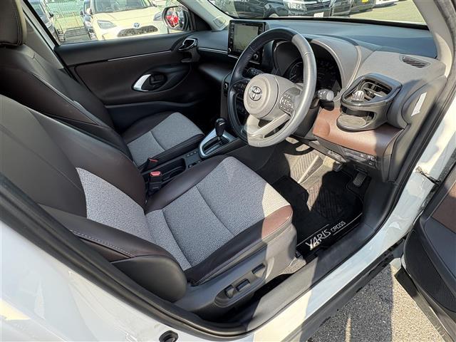 ヤリスクロス ハイブリッドＺ　ナビ（ＢＴ／ＵＳＢ／Ｍｉｒａｃａｓｔ）　モデリスタエアロ　パノラマビュー　フルセグテレビ　テレビキャンセラー　プリクラッシュセーフティ　レーンキープアシスト　ブラインドスポットモニター（24枚目）