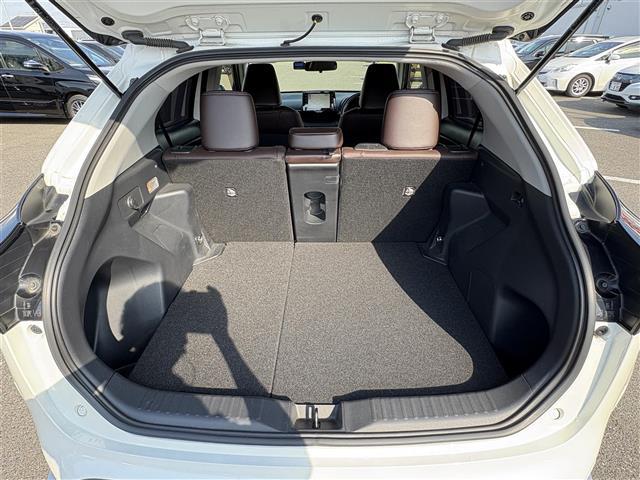 ヤリスクロス ハイブリッドＺ　ナビ（ＢＴ／ＵＳＢ／Ｍｉｒａｃａｓｔ）　モデリスタエアロ　パノラマビュー　フルセグテレビ　テレビキャンセラー　プリクラッシュセーフティ　レーンキープアシスト　ブラインドスポットモニター（32枚目）