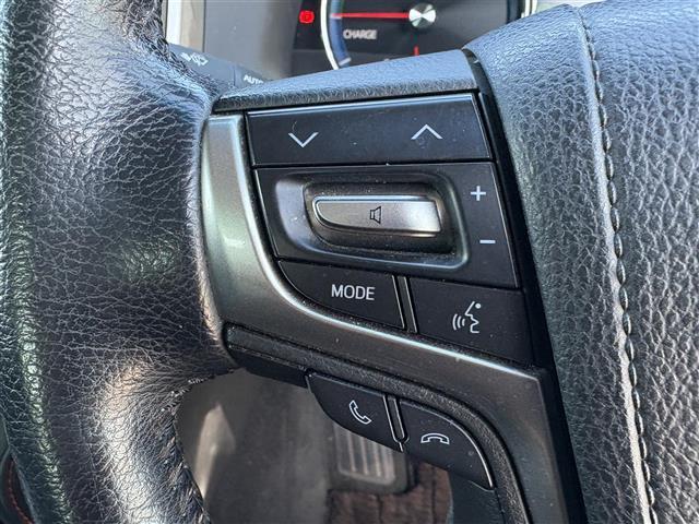 クラウンハイブリッド アスリートＳ　純正ナビ（ＣＤ／ＤＶＤ／ＵＳＢ／ＡＵＸ／ＢＴ）　バックカメラ　フルセグテレビ　レーダークルーズコントロール　テレビキャンセラー　コーナーセンサー　ＥＴＣ　ドライブレコーダー　ステアリングヒーター（4枚目）