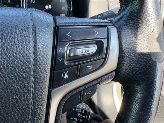 クラウンハイブリッド アスリートＳ　純正ナビ（ＣＤ／ＤＶＤ／ＵＳＢ／ＡＵＸ／ＢＴ）　バックカメラ　フルセグテレビ　レーダークルーズコントロール　テレビキャンセラー　コーナーセンサー　ＥＴＣ　ドライブレコーダー　ステアリングヒーター（5枚目）