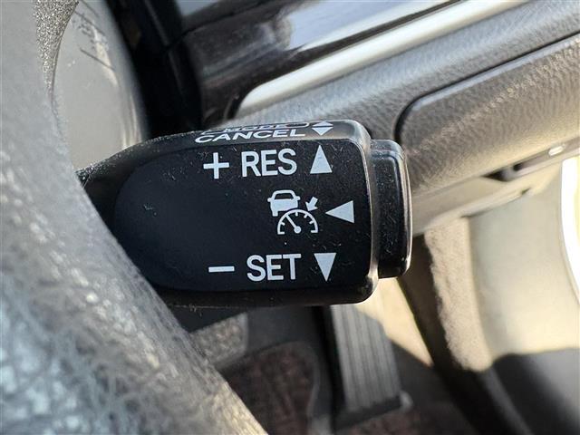 クラウンハイブリッド アスリートＳ　純正ナビ（ＣＤ／ＤＶＤ／ＵＳＢ／ＡＵＸ／ＢＴ）　バックカメラ　フルセグテレビ　レーダークルーズコントロール　テレビキャンセラー　コーナーセンサー　ＥＴＣ　ドライブレコーダー　ステアリングヒーター（8枚目）