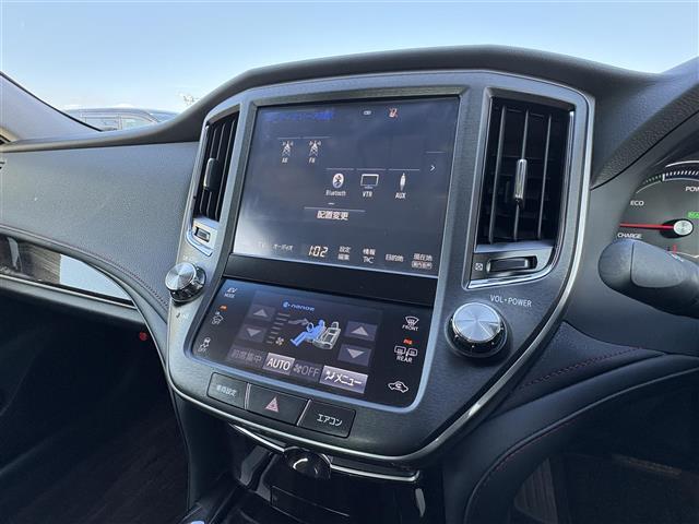 クラウンハイブリッド アスリートＳ　純正ナビ（ＣＤ／ＤＶＤ／ＵＳＢ／ＡＵＸ／ＢＴ）　バックカメラ　フルセグテレビ　レーダークルーズコントロール　テレビキャンセラー　コーナーセンサー　ＥＴＣ　ドライブレコーダー　ステアリングヒーター（13枚目）