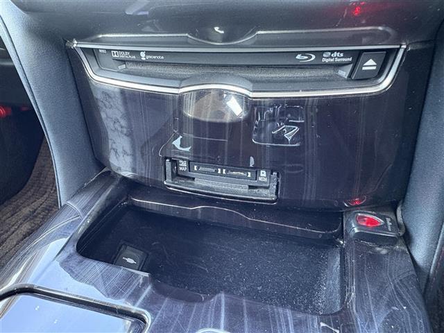 クラウンハイブリッド アスリートＳ　純正ナビ（ＣＤ／ＤＶＤ／ＵＳＢ／ＡＵＸ／ＢＴ）　バックカメラ　フルセグテレビ　レーダークルーズコントロール　テレビキャンセラー　コーナーセンサー　ＥＴＣ　ドライブレコーダー　ステアリングヒーター（22枚目）