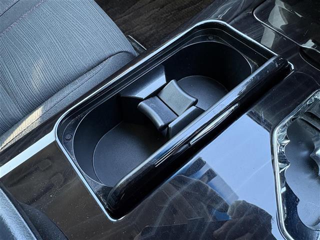 クラウンハイブリッド アスリートＳ　純正ナビ（ＣＤ／ＤＶＤ／ＵＳＢ／ＡＵＸ／ＢＴ）　バックカメラ　フルセグテレビ　レーダークルーズコントロール　テレビキャンセラー　コーナーセンサー　ＥＴＣ　ドライブレコーダー　ステアリングヒーター（23枚目）