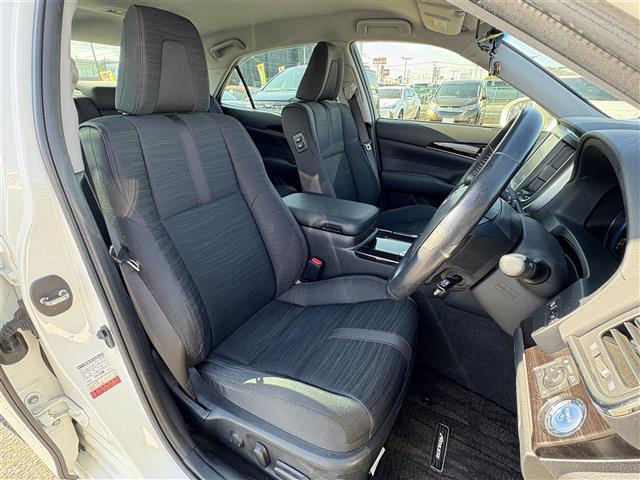 クラウンハイブリッド アスリートＳ　純正ナビ（ＣＤ／ＤＶＤ／ＵＳＢ／ＡＵＸ／ＢＴ）　バックカメラ　フルセグテレビ　レーダークルーズコントロール　テレビキャンセラー　コーナーセンサー　ＥＴＣ　ドライブレコーダー　ステアリングヒーター（26枚目）