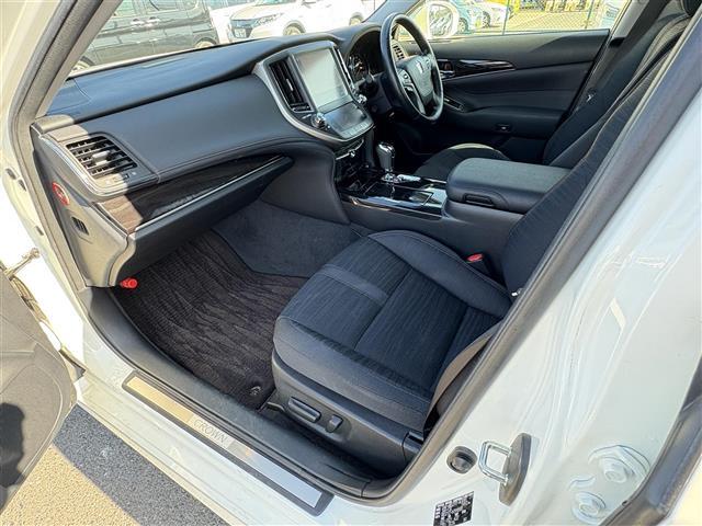 クラウンハイブリッド アスリートＳ　純正ナビ（ＣＤ／ＤＶＤ／ＵＳＢ／ＡＵＸ／ＢＴ）　バックカメラ　フルセグテレビ　レーダークルーズコントロール　テレビキャンセラー　コーナーセンサー　ＥＴＣ　ドライブレコーダー　ステアリングヒーター（27枚目）