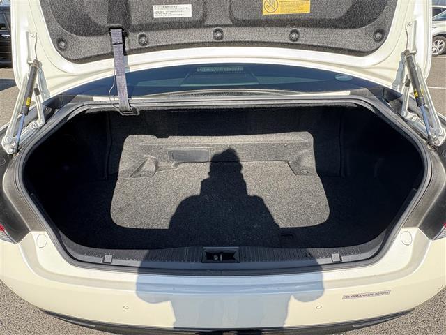 クラウンハイブリッド アスリートＳ　純正ナビ（ＣＤ／ＤＶＤ／ＵＳＢ／ＡＵＸ／ＢＴ）　バックカメラ　フルセグテレビ　レーダークルーズコントロール　テレビキャンセラー　コーナーセンサー　ＥＴＣ　ドライブレコーダー　ステアリングヒーター（34枚目）