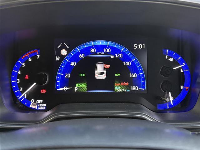 カローラツーリング ハイブリッド　ダブルバイビー　ナビ（ＢＴ／ＣＤ／ＤＶＤ／ＵＳＢ／Ｍｉｒａｃａｓｔ）　バックカメラ　フルセグテレビ　プリクラッシュセーフティ　ブラインドスポットモニター　コーナーセンサー　ブレーキホールド　オートハイビーム（3枚目）