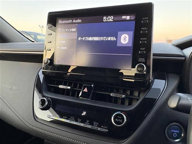 カローラツーリング ハイブリッド　ダブルバイビー　ナビ（ＢＴ／ＣＤ／ＤＶＤ／ＵＳＢ／Ｍｉｒａｃａｓｔ）　バックカメラ　フルセグテレビ　プリクラッシュセーフティ　ブラインドスポットモニター　コーナーセンサー　ブレーキホールド　オートハイビーム（12枚目）