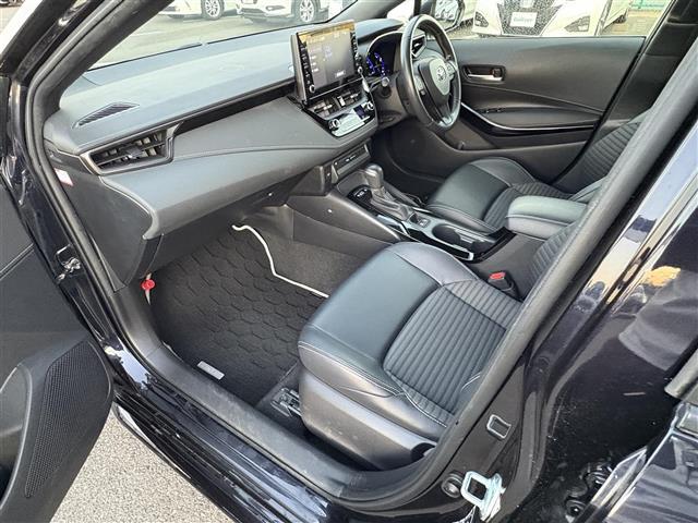 カローラツーリング ハイブリッド　ダブルバイビー　ナビ（ＢＴ／ＣＤ／ＤＶＤ／ＵＳＢ／Ｍｉｒａｃａｓｔ）　バックカメラ　フルセグテレビ　プリクラッシュセーフティ　ブラインドスポットモニター　コーナーセンサー　ブレーキホールド　オートハイビーム（25枚目）