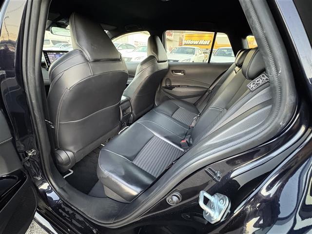 カローラツーリング ハイブリッド　ダブルバイビー　ナビ（ＢＴ／ＣＤ／ＤＶＤ／ＵＳＢ／Ｍｉｒａｃａｓｔ）　バックカメラ　フルセグテレビ　プリクラッシュセーフティ　ブラインドスポットモニター　コーナーセンサー　ブレーキホールド　オートハイビーム（30枚目）