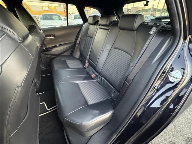 カローラツーリング ハイブリッド　ダブルバイビー　ナビ（ＢＴ／ＣＤ／ＤＶＤ／ＵＳＢ／Ｍｉｒａｃａｓｔ）　バックカメラ　フルセグテレビ　プリクラッシュセーフティ　ブラインドスポットモニター　コーナーセンサー　ブレーキホールド　オートハイビーム（31枚目）