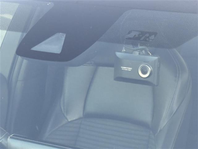 カローラツーリング ハイブリッド　ダブルバイビー　ナビ（ＢＴ／ＣＤ／ＤＶＤ／ＵＳＢ／Ｍｉｒａｃａｓｔ）　バックカメラ　フルセグテレビ　プリクラッシュセーフティ　ブラインドスポットモニター　コーナーセンサー　ブレーキホールド　オートハイビーム（35枚目）