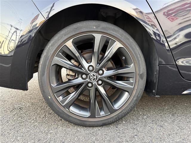 カローラツーリング ハイブリッド　ダブルバイビー　ナビ（ＢＴ／ＣＤ／ＤＶＤ／ＵＳＢ／Ｍｉｒａｃａｓｔ）　バックカメラ　フルセグテレビ　プリクラッシュセーフティ　ブラインドスポットモニター　コーナーセンサー　ブレーキホールド　オートハイビーム（37枚目）