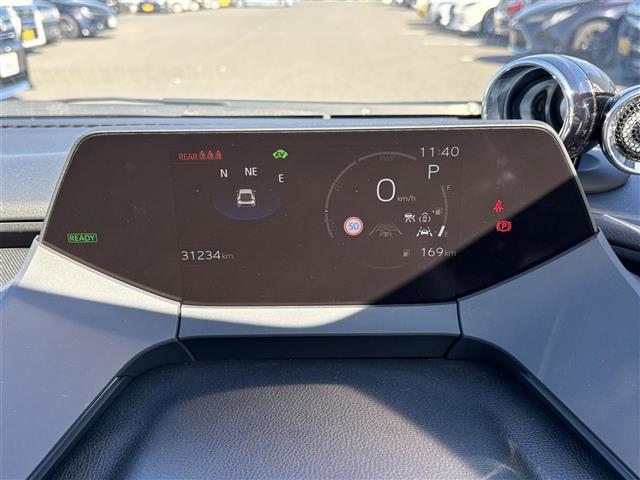 プリウス Ｚ　純正ナビ（ＢＴ／Ｍｉｒａｃａｓｔ／ＵＳＢ）　全方位カメラ　フルセグテレビ　純正プレミアムスピーカー　ＡＣ１００Ｖ　レーダークルーズコントロール　プリクラッシュセーフティ　ブラインド　スポットモニター（3枚目）