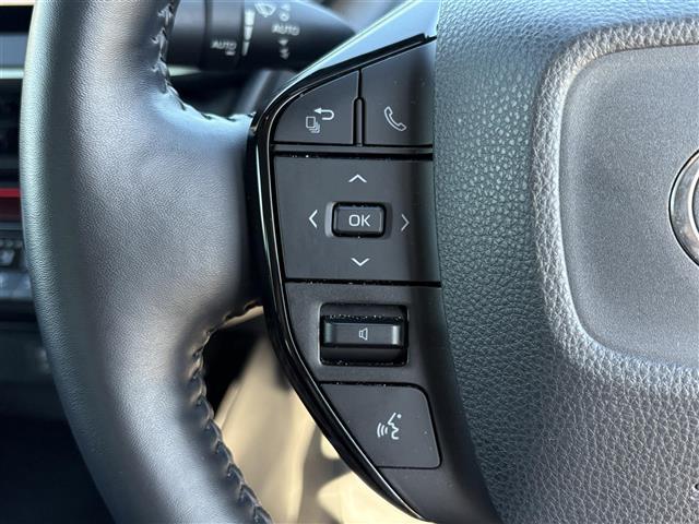 プリウス Ｚ　純正ナビ（ＢＴ／Ｍｉｒａｃａｓｔ／ＵＳＢ）　全方位カメラ　フルセグテレビ　純正プレミアムスピーカー　ＡＣ１００Ｖ　レーダークルーズコントロール　プリクラッシュセーフティ　ブラインド　スポットモニター（4枚目）