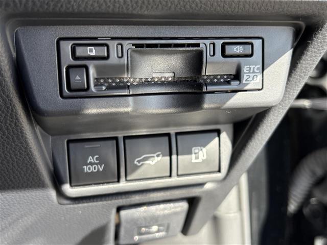 プリウス Ｚ　純正ナビ（ＢＴ／Ｍｉｒａｃａｓｔ／ＵＳＢ）　全方位カメラ　フルセグテレビ　純正プレミアムスピーカー　ＡＣ１００Ｖ　レーダークルーズコントロール　プリクラッシュセーフティ　ブラインド　スポットモニター（8枚目）