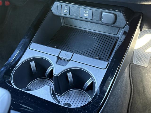 プリウス Ｚ　純正ナビ（ＢＴ／Ｍｉｒａｃａｓｔ／ＵＳＢ）　全方位カメラ　フルセグテレビ　純正プレミアムスピーカー　ＡＣ１００Ｖ　レーダークルーズコントロール　プリクラッシュセーフティ　ブラインド　スポットモニター（23枚目）