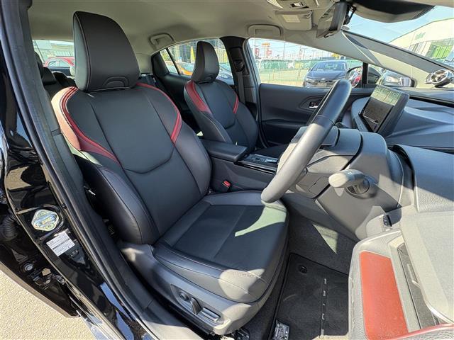 プリウス Ｚ　純正ナビ（ＢＴ／Ｍｉｒａｃａｓｔ／ＵＳＢ）　全方位カメラ　フルセグテレビ　純正プレミアムスピーカー　ＡＣ１００Ｖ　レーダークルーズコントロール　プリクラッシュセーフティ　ブラインド　スポットモニター（26枚目）