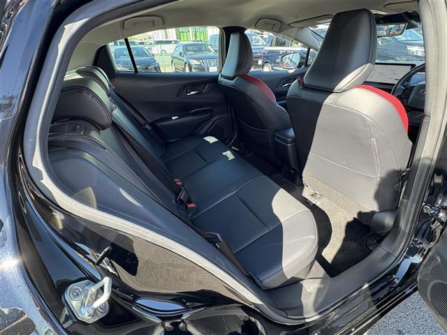 プリウス Ｚ　純正ナビ（ＢＴ／Ｍｉｒａｃａｓｔ／ＵＳＢ）　全方位カメラ　フルセグテレビ　純正プレミアムスピーカー　ＡＣ１００Ｖ　レーダークルーズコントロール　プリクラッシュセーフティ　ブラインド　スポットモニター（29枚目）